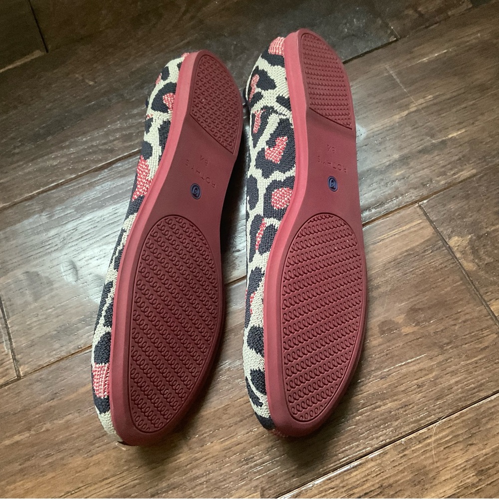 Rothy's Women's Flats - Black, Red, and Cream Leopard Print 85 new - Picture 2 of 2